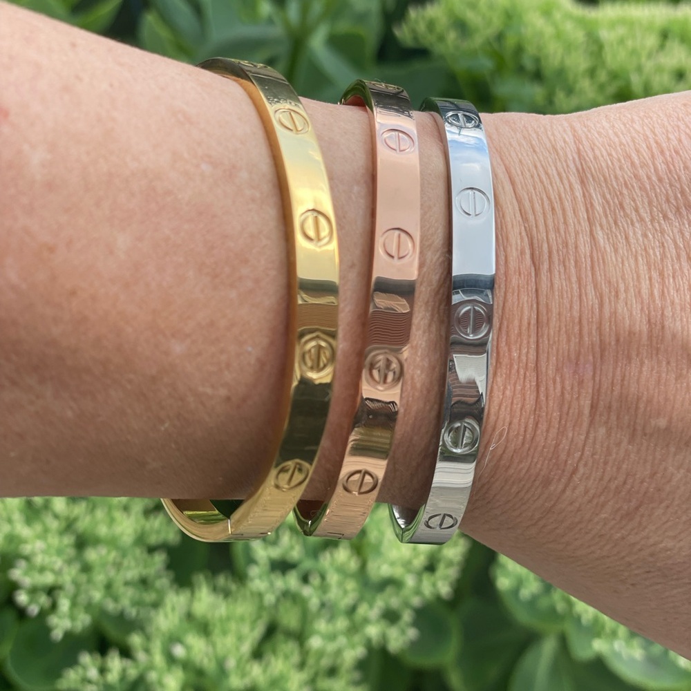 NEW GOLD LOVE BANGLE BRACELET MEDIUM MODEL STYLE SCREW MOTIF ELEGANT BRACELET - Picture 5 of 17